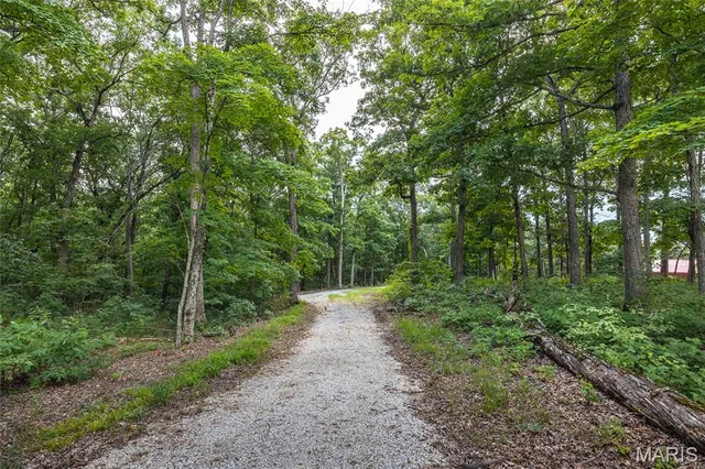 $395,000 | 585 North Skyline Drive, New Florence, MO 63363