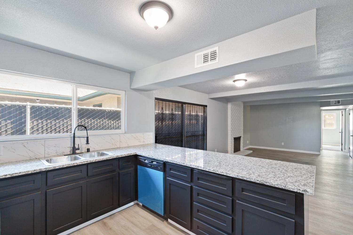 1667 South Plumas Street Fresno, CA 93706 - Photo 13 of 45