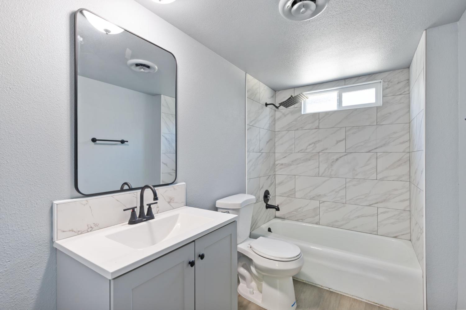 1667 South Plumas Street Fresno, CA 93706 - Photo 17 of 45