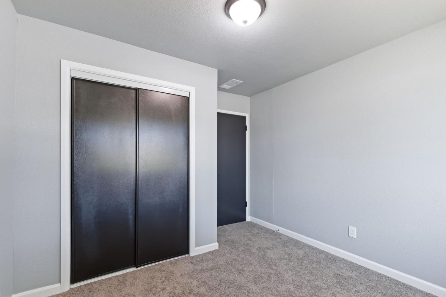 1667 South Plumas Street Fresno, CA 93706 - Photo 18 of 45