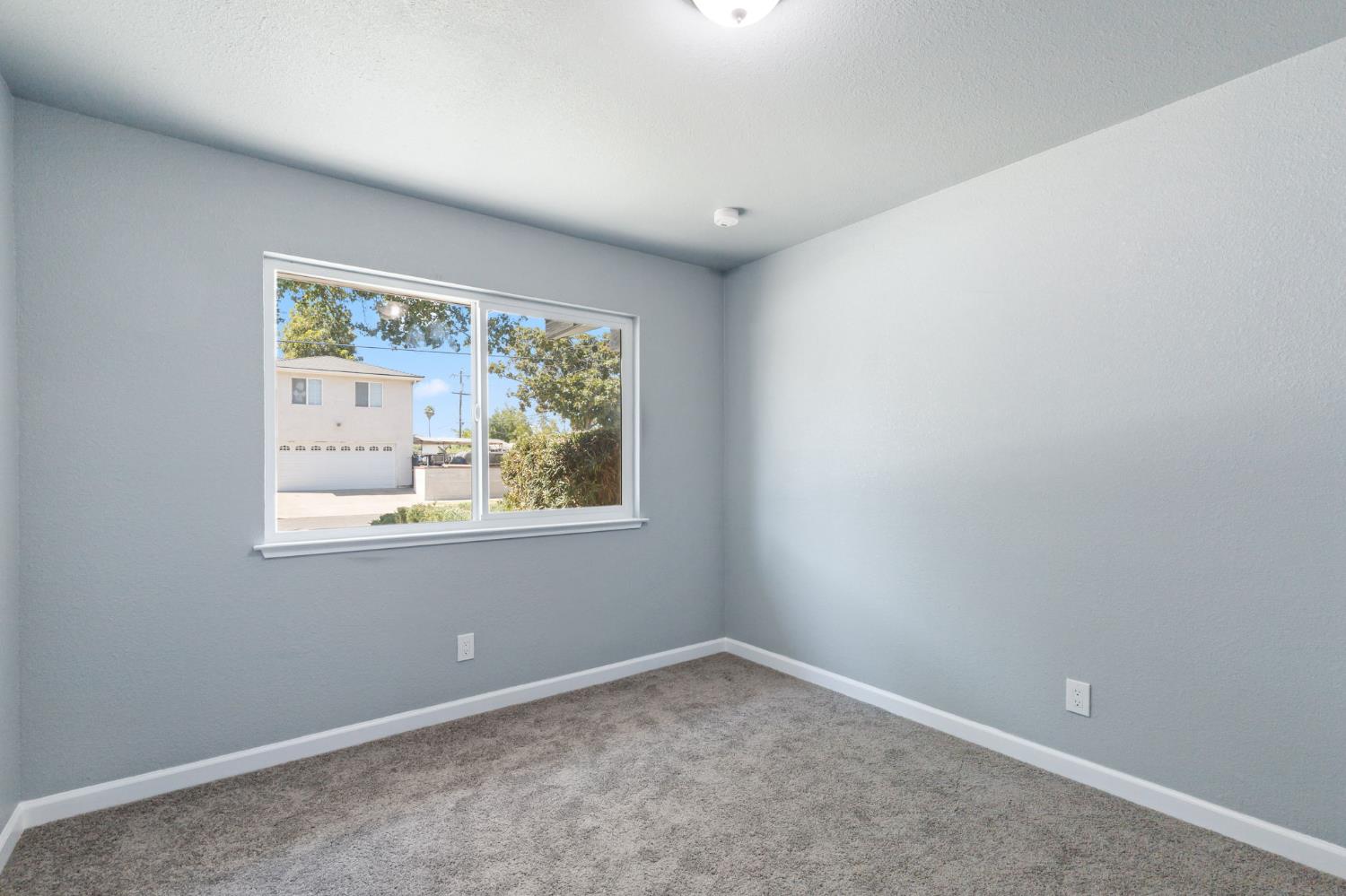 1667 South Plumas Street Fresno, CA 93706 - Photo 19 of 45