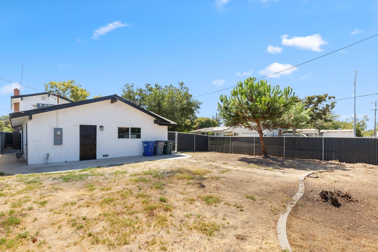 1667 South Plumas Street Fresno, CA 93706 - Photo 30 of 45