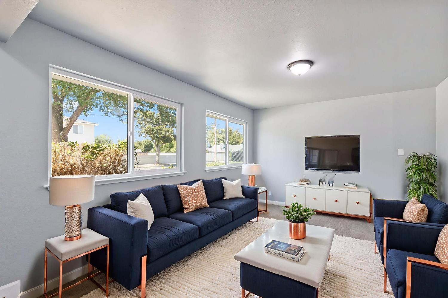 1667 South Plumas Street Fresno, CA 93706 - Photo 5 of 45 Virtually Staged Image