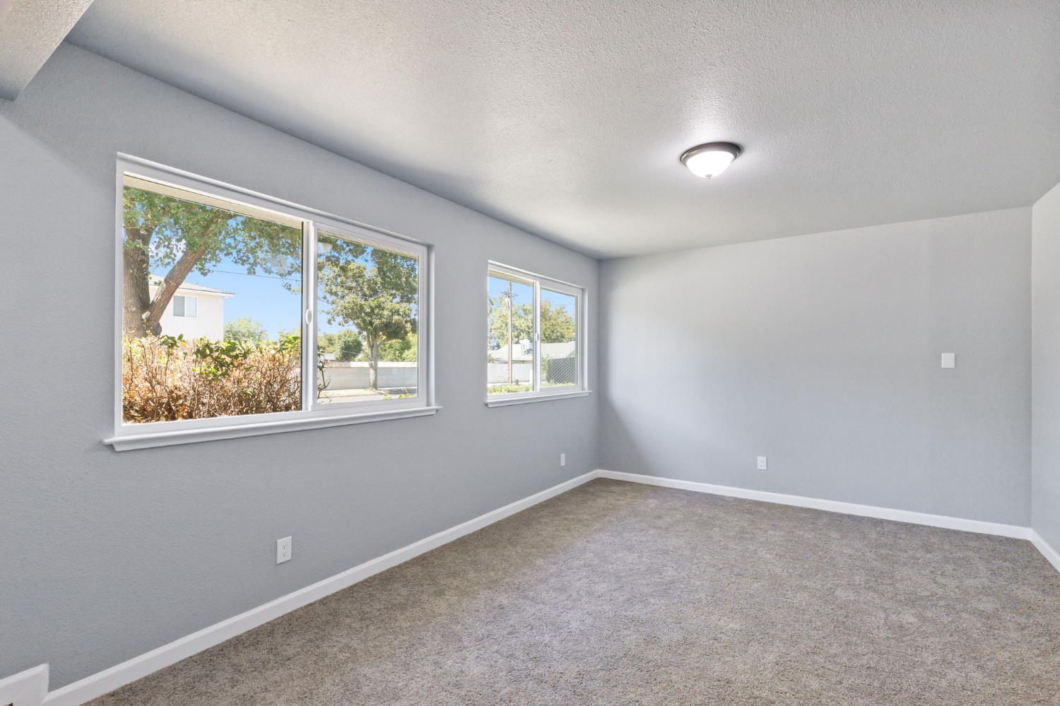 1667 South Plumas Street Fresno, CA 93706 - Photo 6 of 45