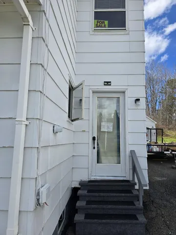 $189,500 | 116 Center Street, Van Buren, ME 04785