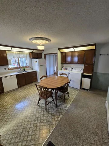 $189,500 | 116 Center Street, Van Buren, ME 04785