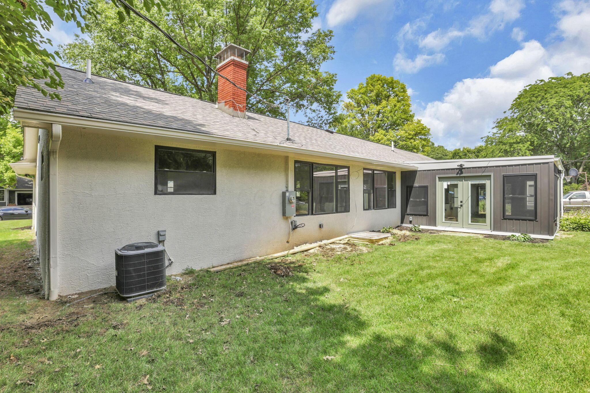 1285 Kingsgate Road Columbus, OH 43221 - Photo 45 of 50 53-web-or-mls-4E7A9115