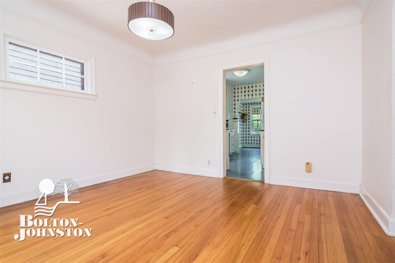 264 McMillan Road Grosse Pointe, MI 48236 - Photo 8 of 38 31351119-7.JPG