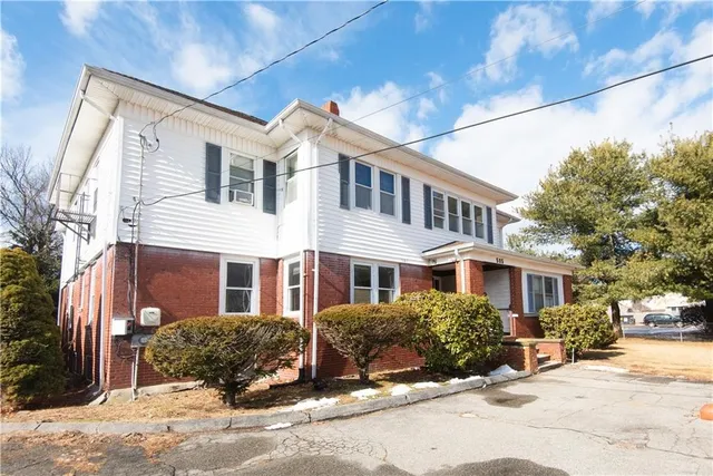 $1,000 | 505 Bullocks Point Avenue, Unit 4, East Providence, RI 02915