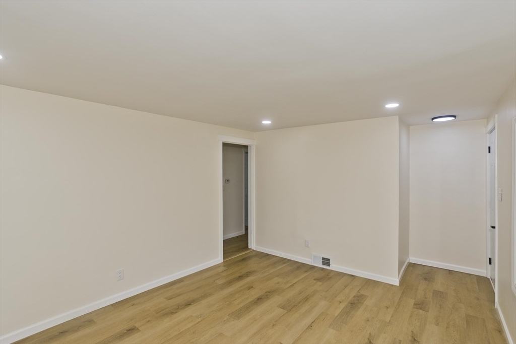 102 San Miguel Street Springfield, MA 01104 - Photo 7 of 37