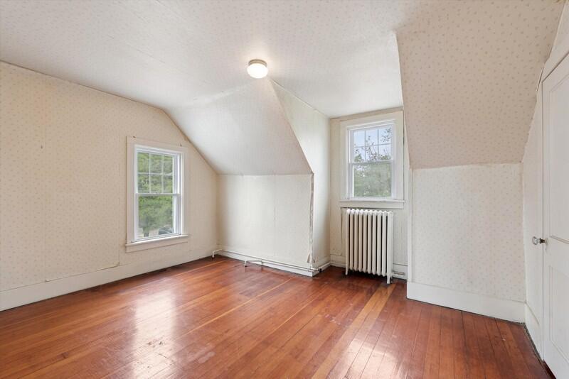 415 Ridgeway Street St. Joseph, MI 49085 - Photo 23 of 36 31-Bedroom 2