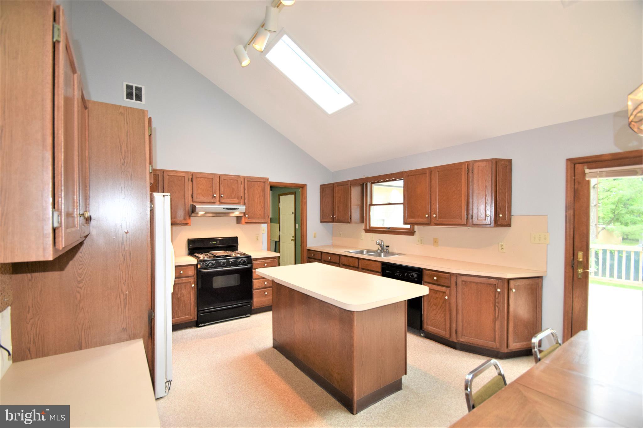 12 West Laurel Road Stratford, NJ 08084 - Photo 14 of 38