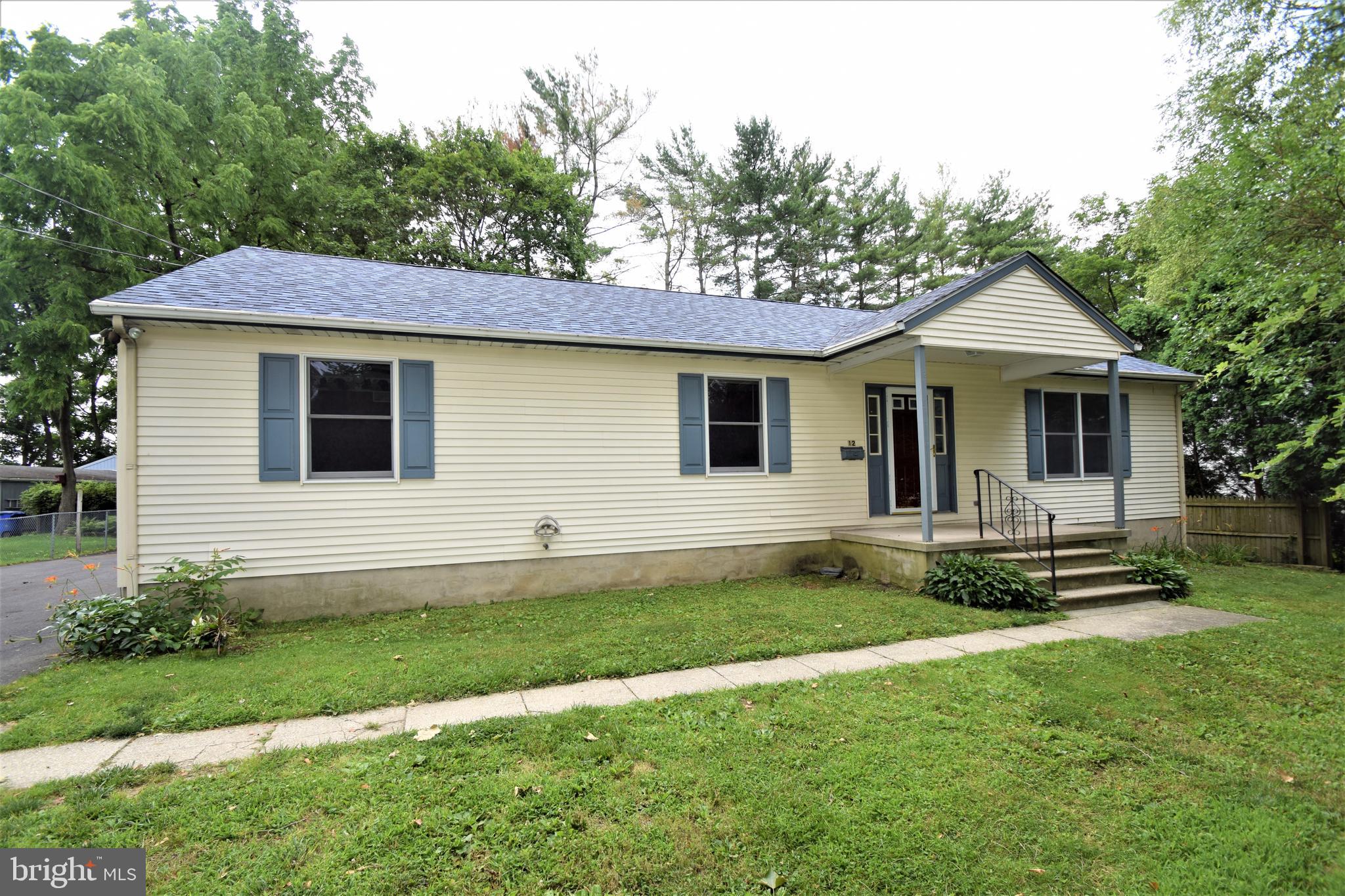 12 West Laurel Road Stratford, NJ 08084 - Photo 3 of 38