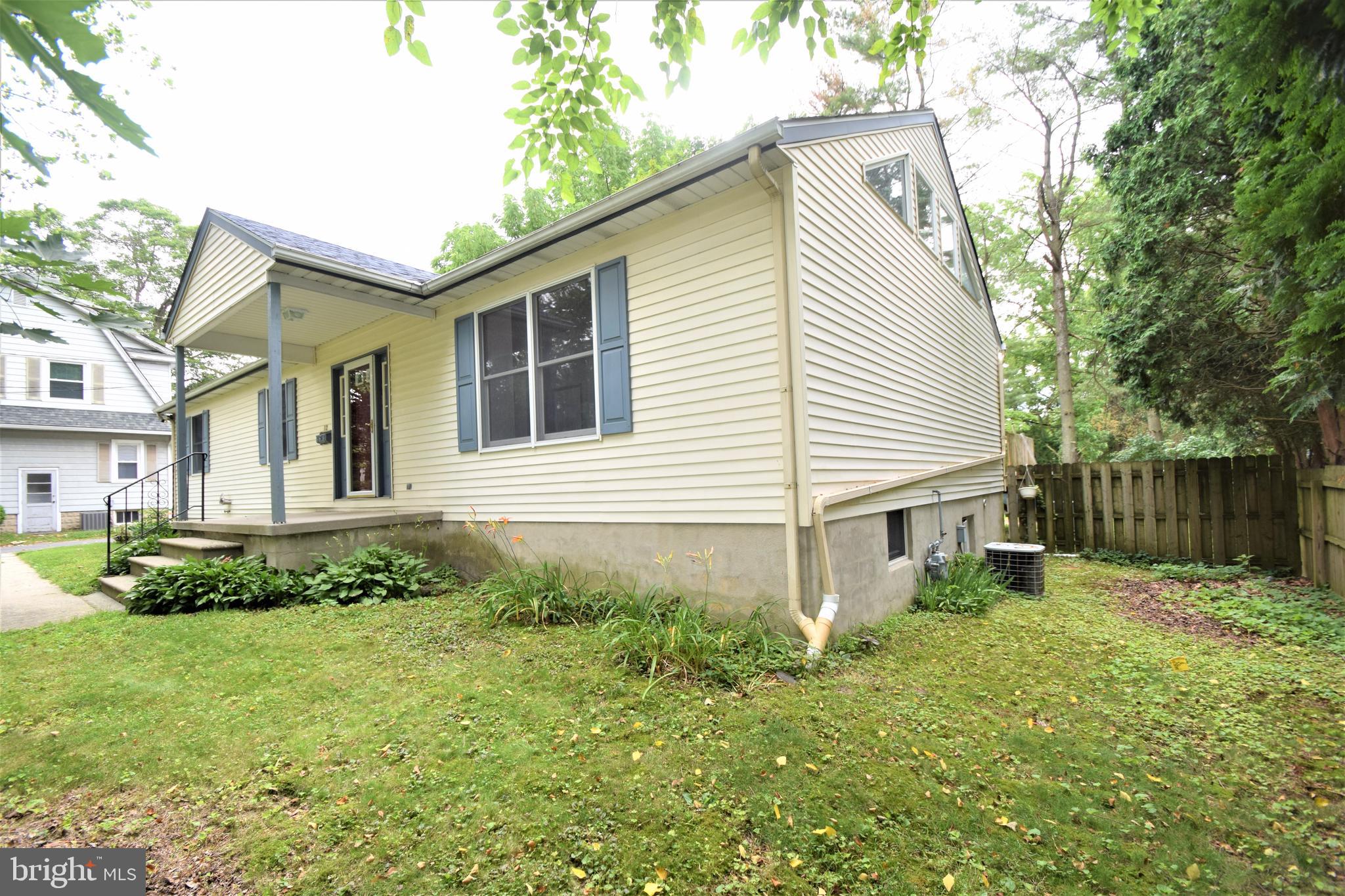 12 West Laurel Road Stratford, NJ 08084 - Photo 5 of 38
