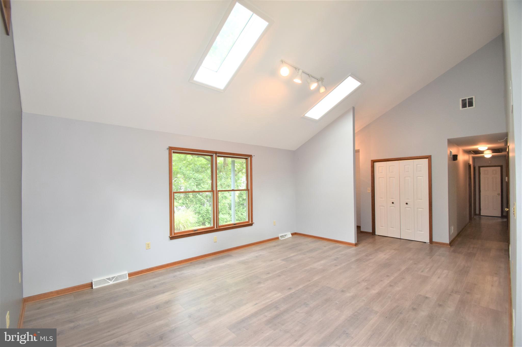 12 West Laurel Road Stratford, NJ 08084 - Photo 8 of 38
