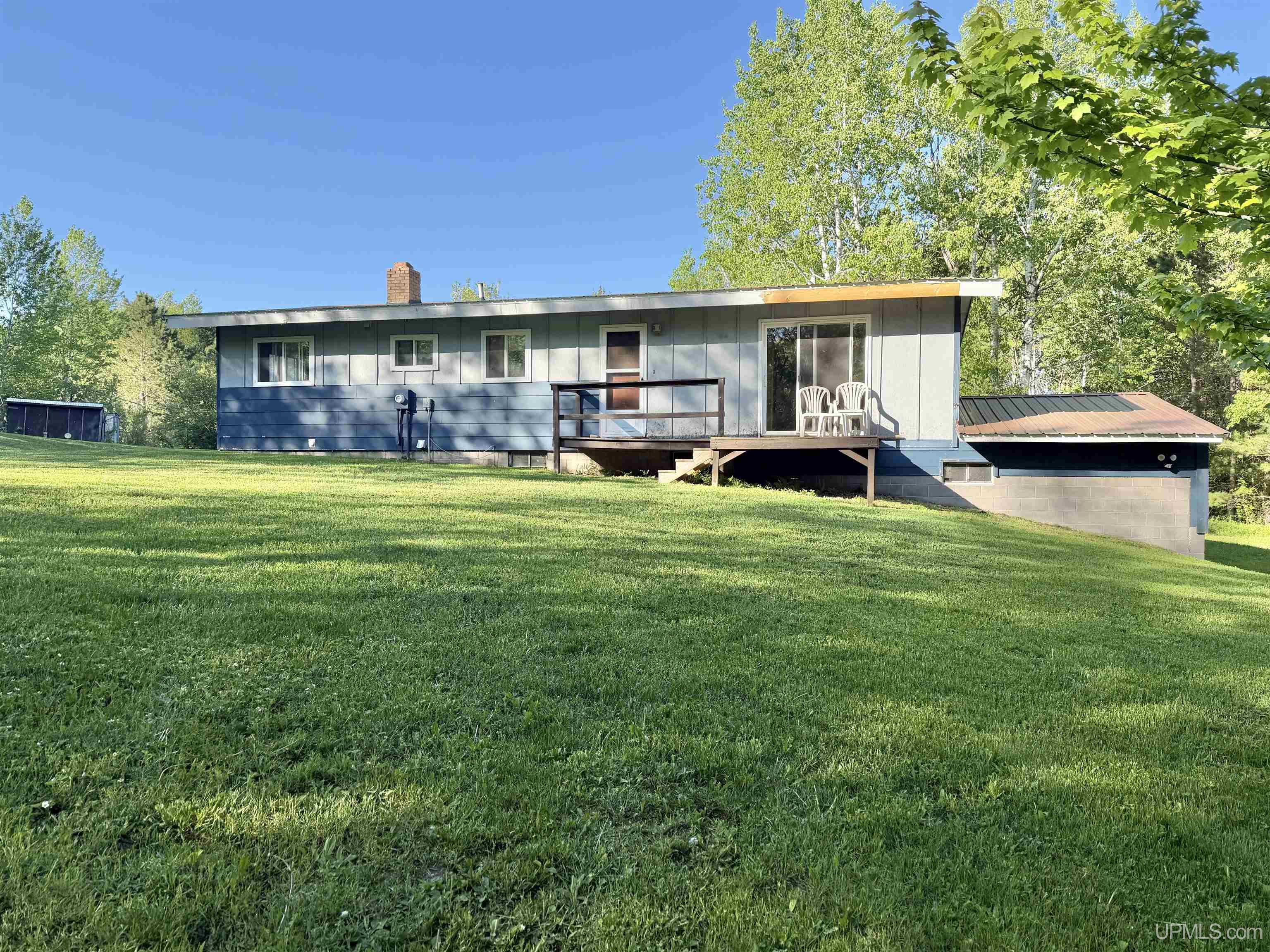 6159 West Riverside Drive Hurley, WI 54534 - Photo 2 of 35 Gallery Image 2
