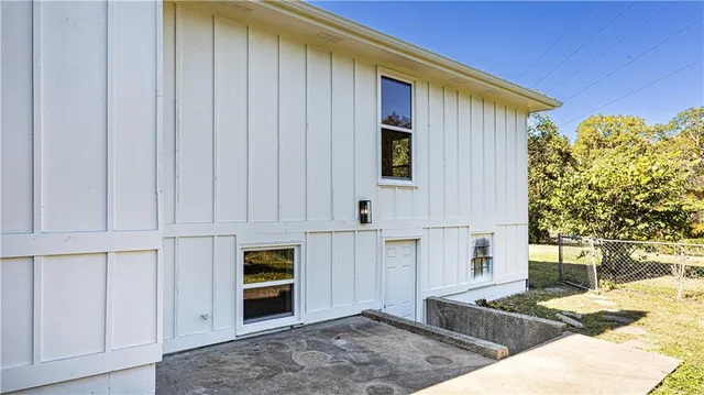 $445,000 | 9609 West 83rd Terrace, Overland Park, KS 66212