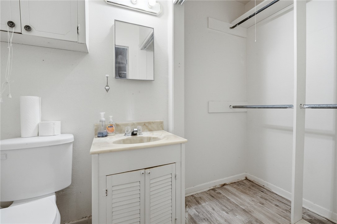 3625 Rushing Boulevard Corpus Christi, TX 78410 - Photo 13 of 23 This half bath in an en suite restroom for the pri