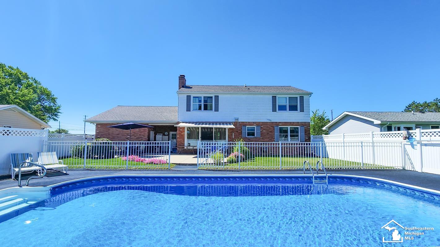 4872 East Dunbar Road Monroe, MI 48161 - Photo 29 of 41 50142805-338523f0-7c39-4bb4-b916-9a0c0aacf42c.JPG