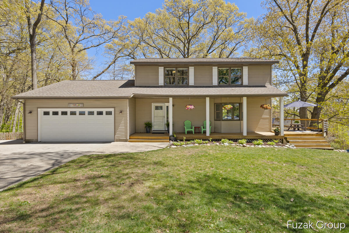 15780 Ridge Lane Spring Lake, MI 49456 - Photo 2 of 41 15780-Ridge-Lane_001