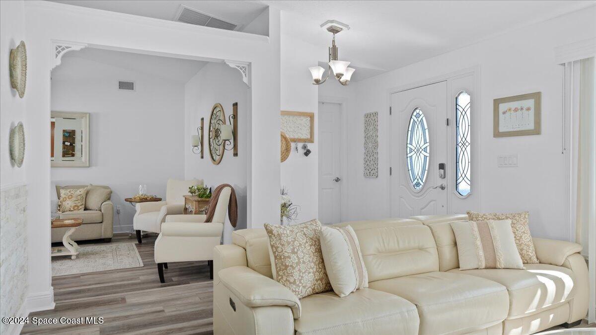 2800 Raintree Lake Circle Merritt Island, FL 32953 - Photo 15 of 52 10-Living Area