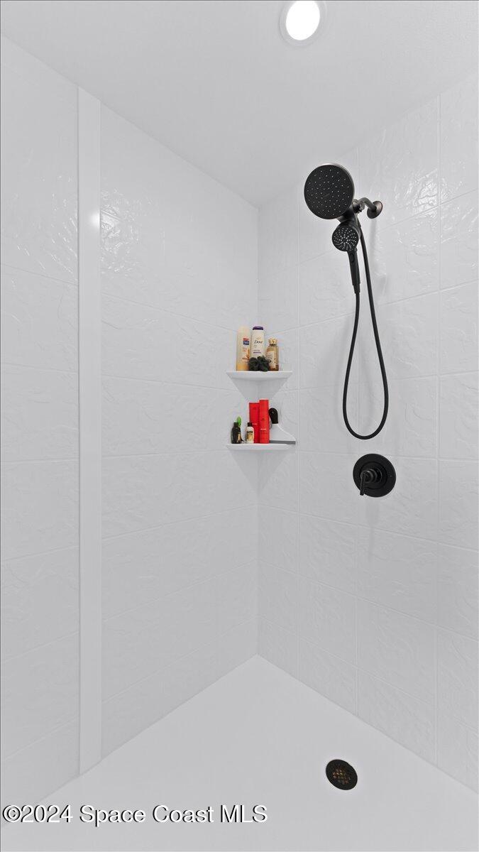 2800 Raintree Lake Circle Merritt Island, FL 32953 - Photo 31 of 52 28-Master Bathroom