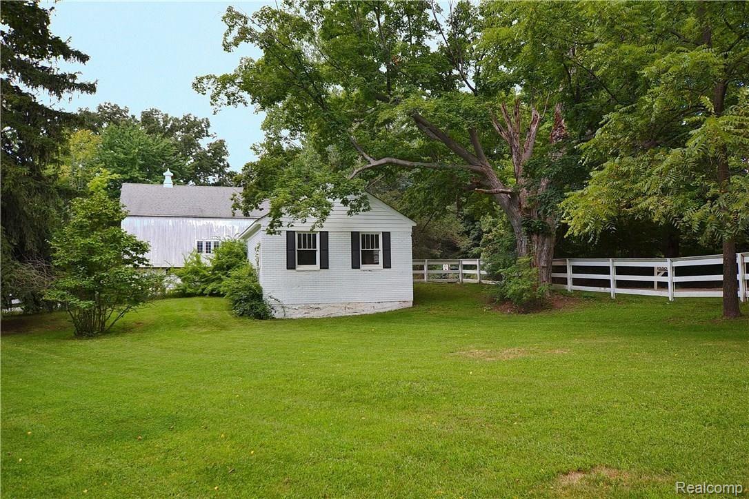 521 West Snell Road Rochester, MI 48306 - Photo 35 of 40 Snell521_35.JPG