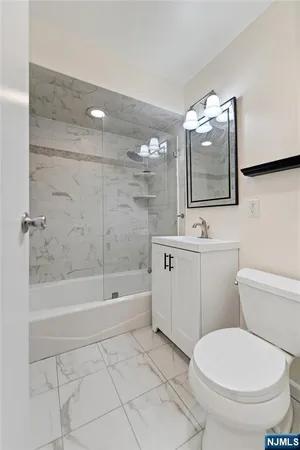 $1,900 | 7117 Park Avenue, Unit A4, North Bergen, NJ 07047