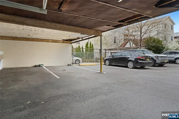 $1,900 | 7117 Park Avenue, Unit A4, North Bergen, NJ 07047