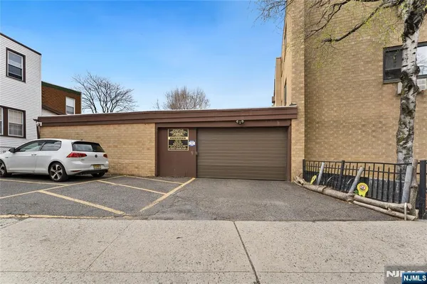 $1,900 | 7117 Park Avenue, Unit A4, North Bergen, NJ 07047