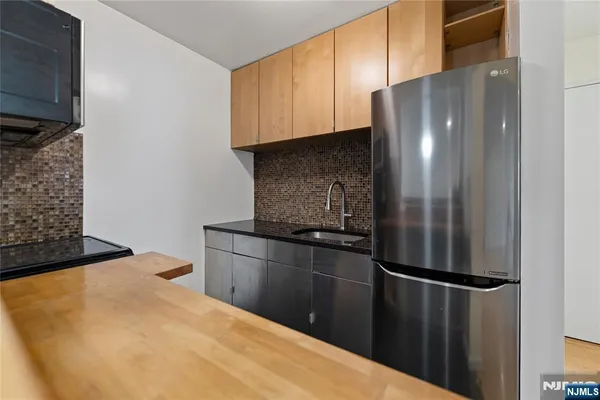 $1,900 | 7117 Park Avenue, Unit A4, North Bergen, NJ 07047