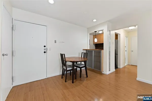 $1,900 | 7117 Park Avenue, Unit A4, North Bergen, NJ 07047