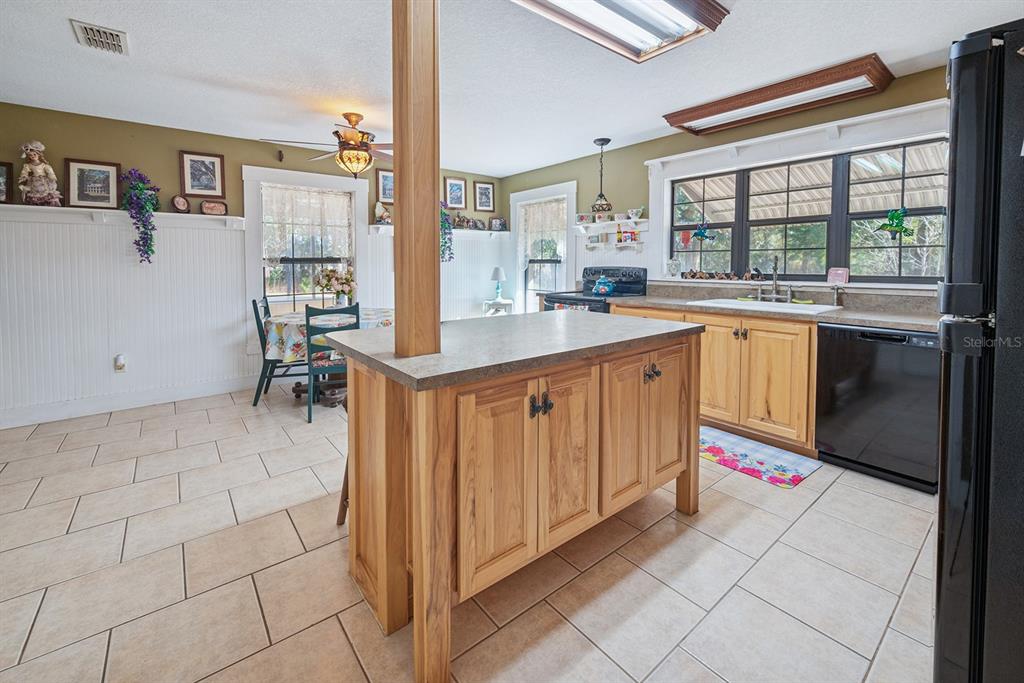 6247 Northwest 35th Street Bell, FL 32619 - Photo 17 of 50