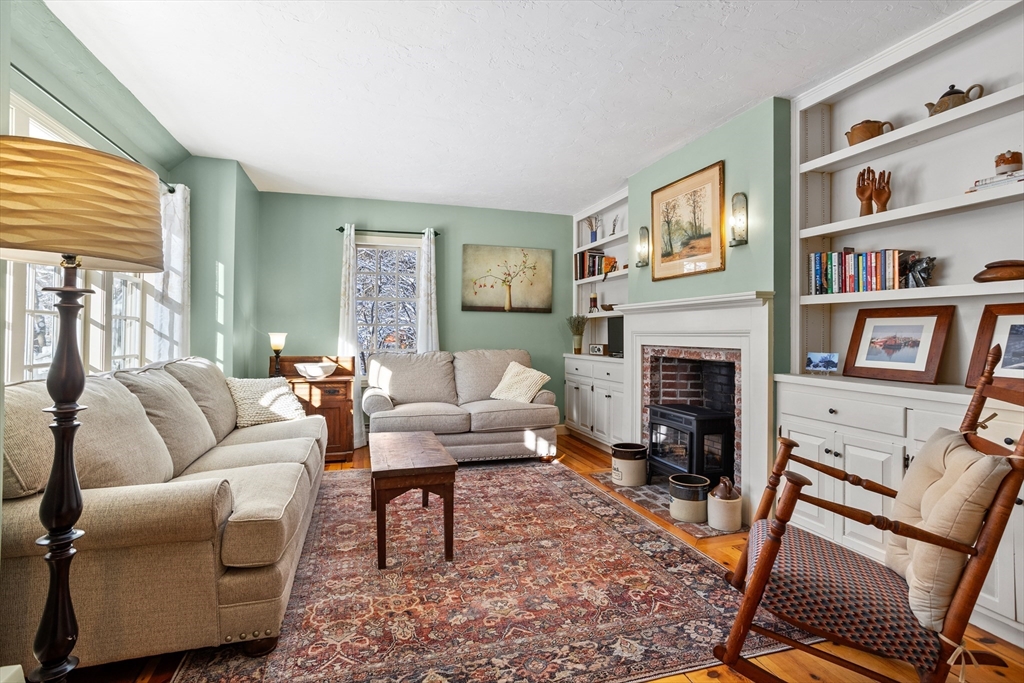 117 Burnham Road Bolton, MA 01740 - Photo 4 of 38