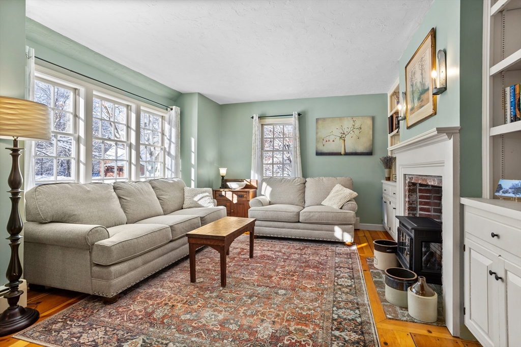117 Burnham Road Bolton, MA 01740 - Photo 5 of 38