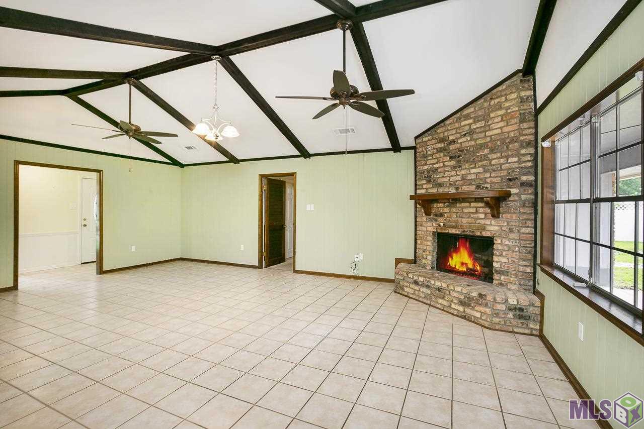 1422 Stoneleigh Drive Baton Rouge, LA 70808 - Photo 3 of 32