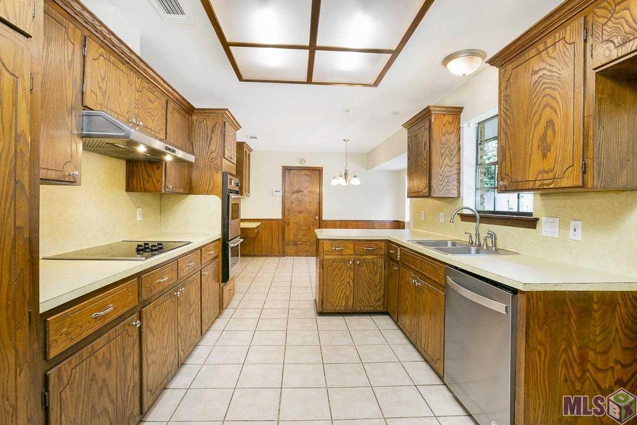 1422 Stoneleigh Drive Baton Rouge, LA 70808 - Photo 9 of 32