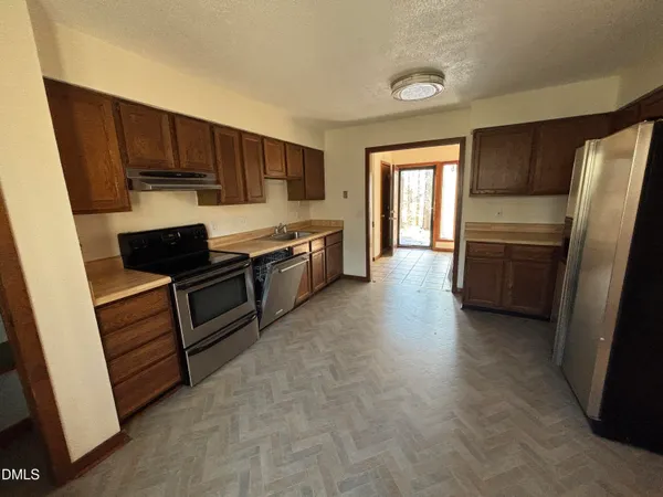 $2,200 | 716 Carl Drive, Chapel Hill, NC 27516