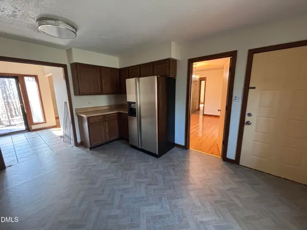 $2,200 | 716 Carl Drive, Chapel Hill, NC 27516