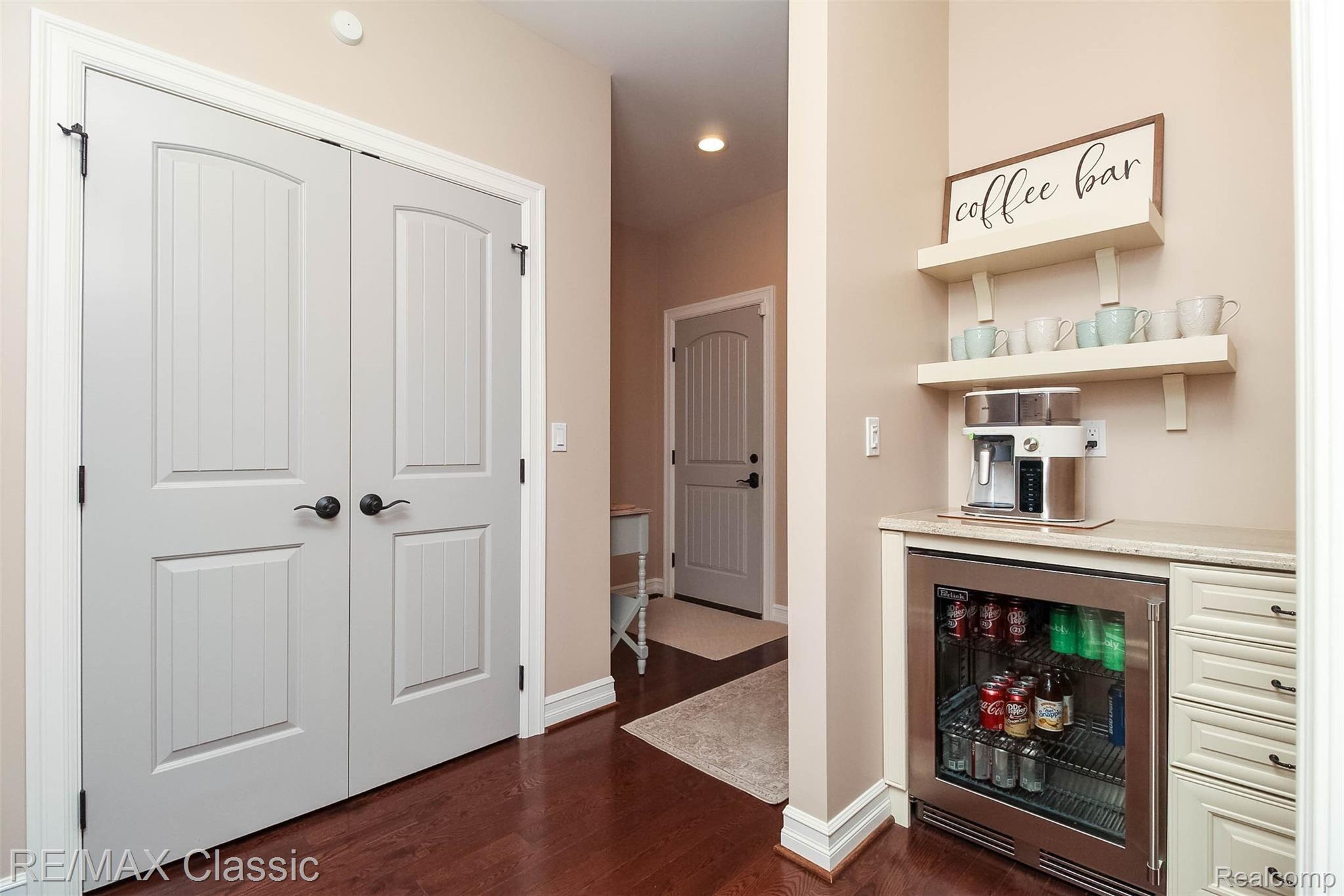 496 Inverness Highland, MI 48357 - Photo 27 of 53 25.jpg