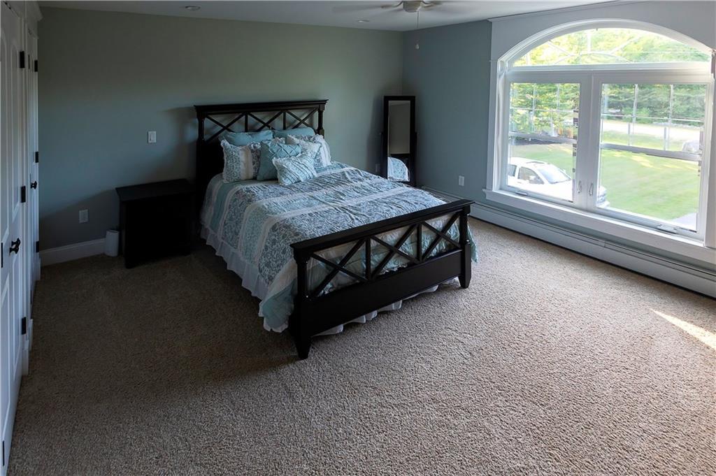 15 Oak Ridge Drive Hermon, ME 04401 - Photo 21 of 35 Photo distorts size of bed.
