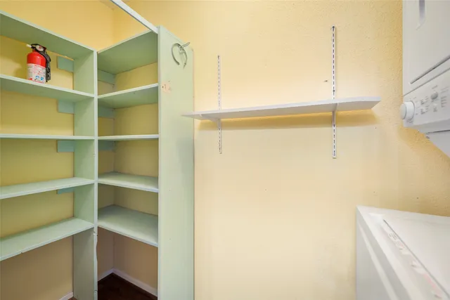 $1,250 | 14777 Wunderlich Drive, Unit 811, Houston, TX 77069