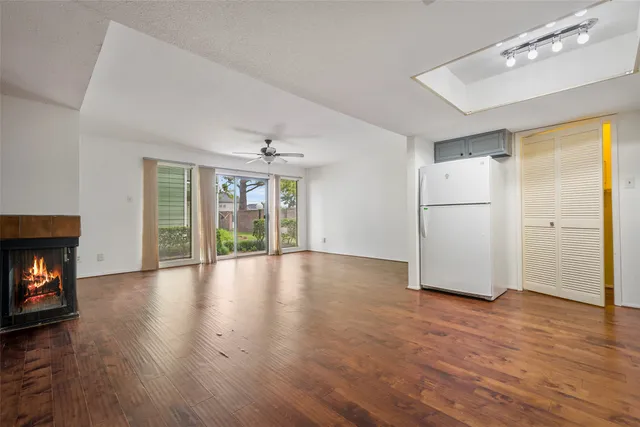 $1,250 | 14777 Wunderlich Drive, Unit 811, Houston, TX 77069