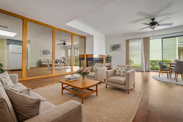 $1,250 | 14777 Wunderlich Drive, Unit 811, Houston, TX 77069