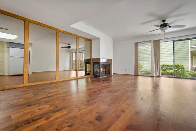 $1,250 | 14777 Wunderlich Drive, Unit 811, Houston, TX 77069