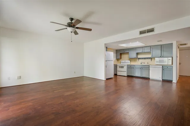 $1,250 | 14777 Wunderlich Drive, Unit 811, Houston, TX 77069