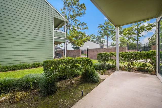 $1,250 | 14777 Wunderlich Drive, Unit 811, Houston, TX 77069