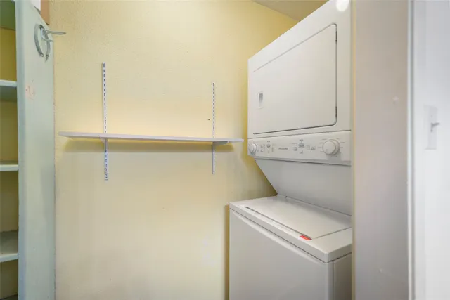 $1,250 | 14777 Wunderlich Drive, Unit 811, Houston, TX 77069