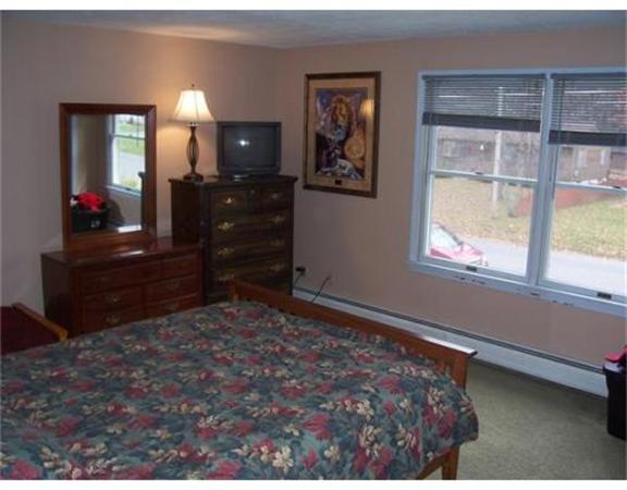 179 Senator Street Springfield, MA 01129 - Photo 5 of 21