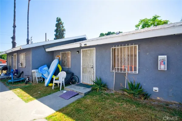 a view front of house with outdoor space